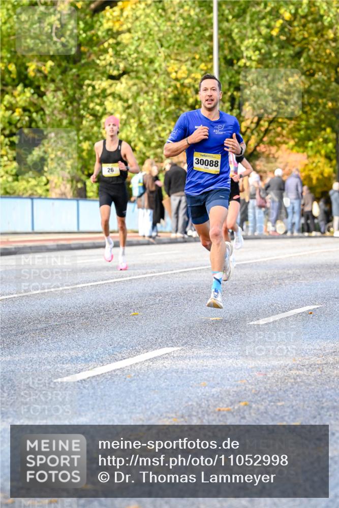 25.10.2026 - hella hamburg halbmarathon Dr. Thomas Lammeyer http://msf.ph/oto/11052998 25.10.2026 10:14:20 Kennedybrücke 26, 30088 meine-sportfotos.de