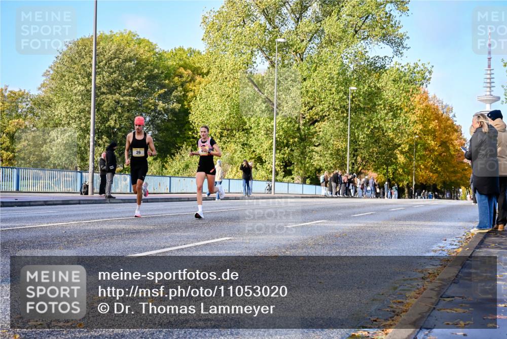 25.10.2026 - hella hamburg halbmarathon Dr. Thomas Lammeyer http://msf.ph/oto/11053020 25.10.2026 10:14:24 Kennedybrücke 26 meine-sportfotos.de