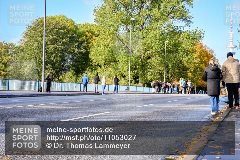 25.10.2026 - hella hamburg halbmarathon Dr. Thomas Lammeyer http://msf.ph/oto/11053027 25.10.2026 10:14:46 Kennedybrücke  meine-sportfotos.de