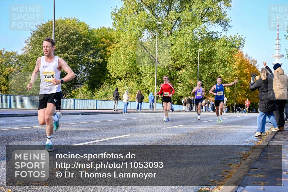 25.10.2026 - hella hamburg halbmarathon Dr. Thomas Lammeyer http://msf.ph/oto/11053093 25.10.2026 10:15:01 Kennedybrücke 11070, 33657, 32685, 24545 meine-sportfotos.de