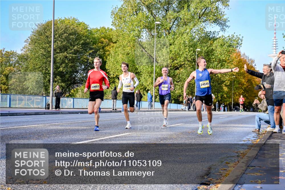 25.10.2026 - hella hamburg halbmarathon Dr. Thomas Lammeyer http://msf.ph/oto/11053109 25.10.2026 10:15:03 Kennedybrücke 33657, 33968, 32685, 24545 meine-sportfotos.de
