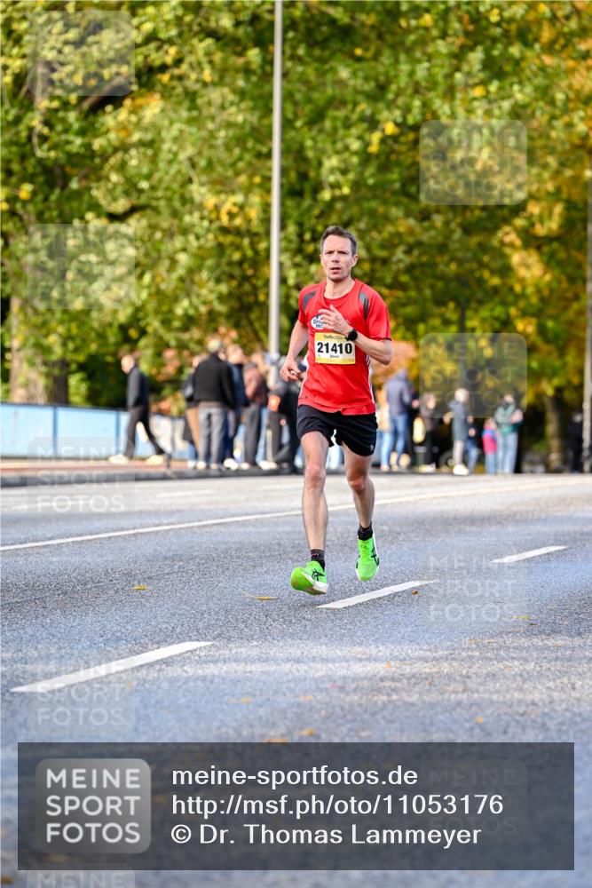 25.10.2026 - hella hamburg halbmarathon Dr. Thomas Lammeyer http://msf.ph/oto/11053176 25.10.2026 10:15:09 Kennedybrücke 21410 meine-sportfotos.de