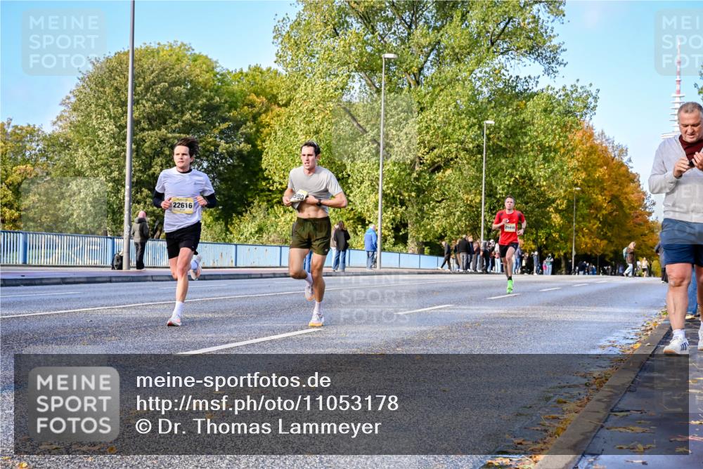 25.10.2026 - hella hamburg halbmarathon Dr. Thomas Lammeyer http://msf.ph/oto/11053178 25.10.2026 10:15:09 Kennedybrücke 22616, 590, 21410 meine-sportfotos.de