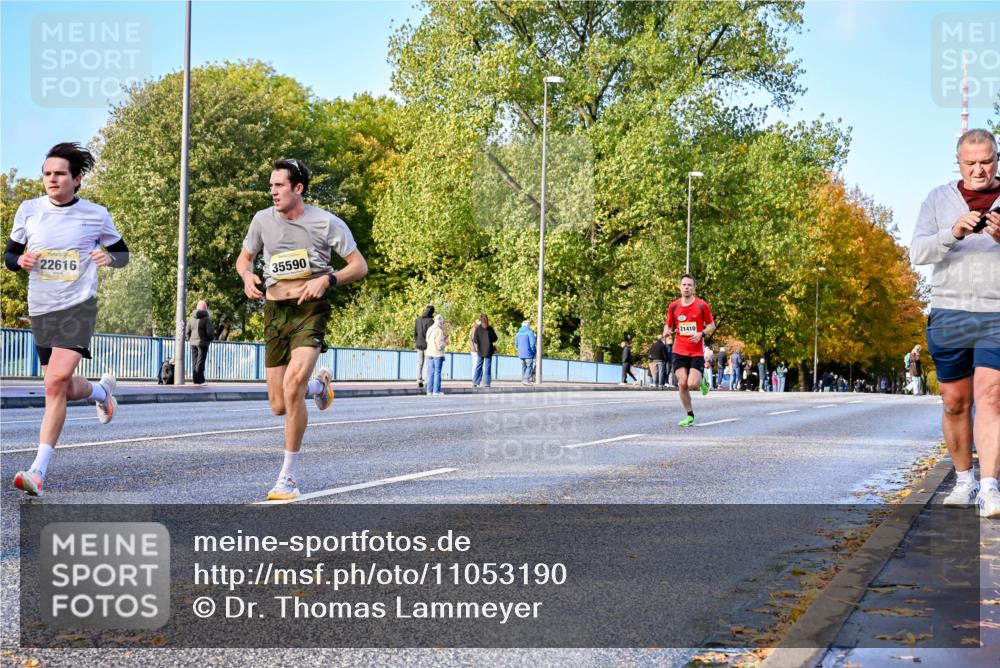 25.10.2026 - hella hamburg halbmarathon Dr. Thomas Lammeyer http://msf.ph/oto/11053190 25.10.2026 10:15:10 Kennedybrücke 22616, 35590, 21410 meine-sportfotos.de