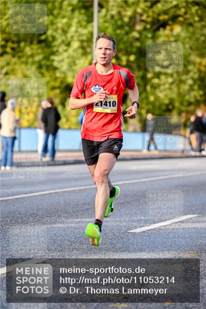 25.10.2026 - hella hamburg halbmarathon Dr. Thomas Lammeyer http://msf.ph/oto/11053214 25.10.2026 10:15:11 Kennedybrücke 1410 meine-sportfotos.de