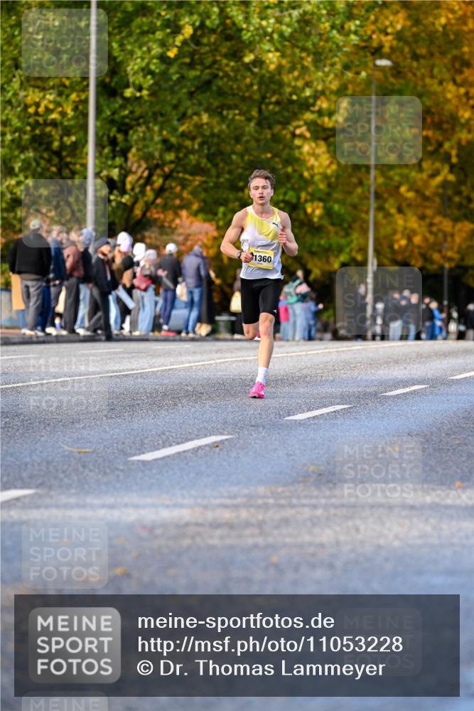 25.10.2026 - hella hamburg halbmarathon Dr. Thomas Lammeyer http://msf.ph/oto/11053228 25.10.2026 10:15:23 Kennedybrücke 1360 meine-sportfotos.de