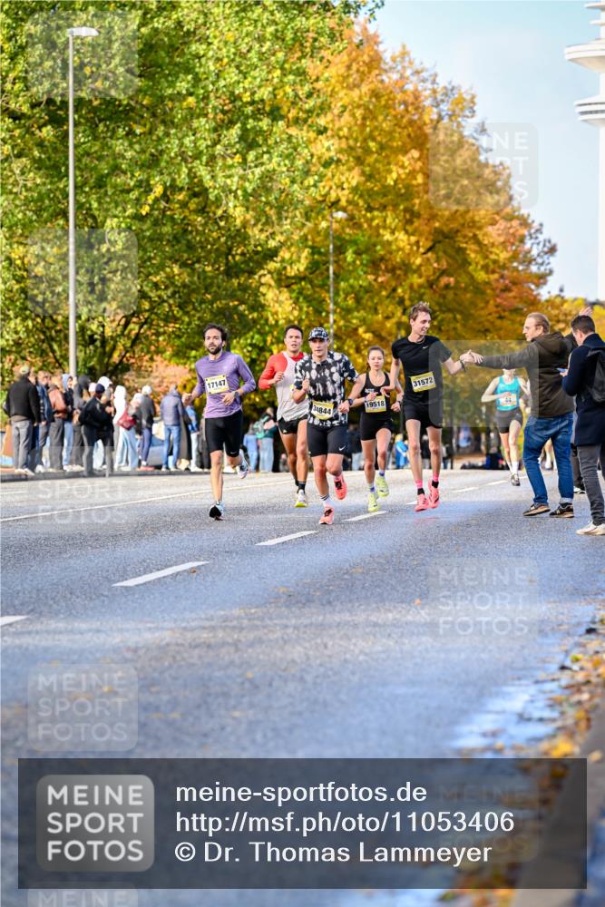 25.10.2026 - hella hamburg halbmarathon Dr. Thomas Lammeyer http://msf.ph/oto/11053406 25.10.2026 10:15:49 Kennedybrücke 17147, 34844, 19518, 31572 meine-sportfotos.de