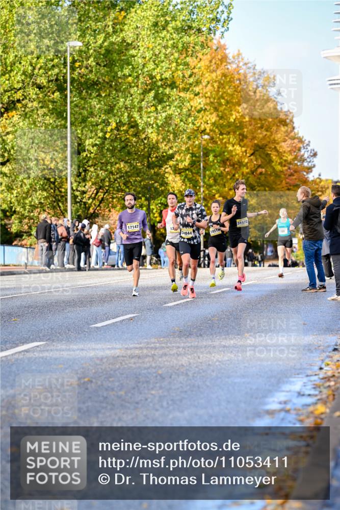 25.10.2026 - hella hamburg halbmarathon Dr. Thomas Lammeyer http://msf.ph/oto/11053411 25.10.2026 10:15:49 Kennedybrücke 17147, 13, 5, 31572, 34844, 1951 meine-sportfotos.de