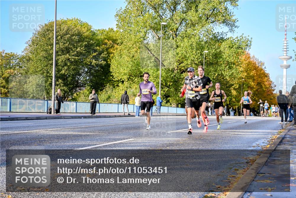 25.10.2026 - hella hamburg halbmarathon Dr. Thomas Lammeyer http://msf.ph/oto/11053451 25.10.2026 10:15:53 Kennedybrücke 1714, 572, 34844, 19518 meine-sportfotos.de