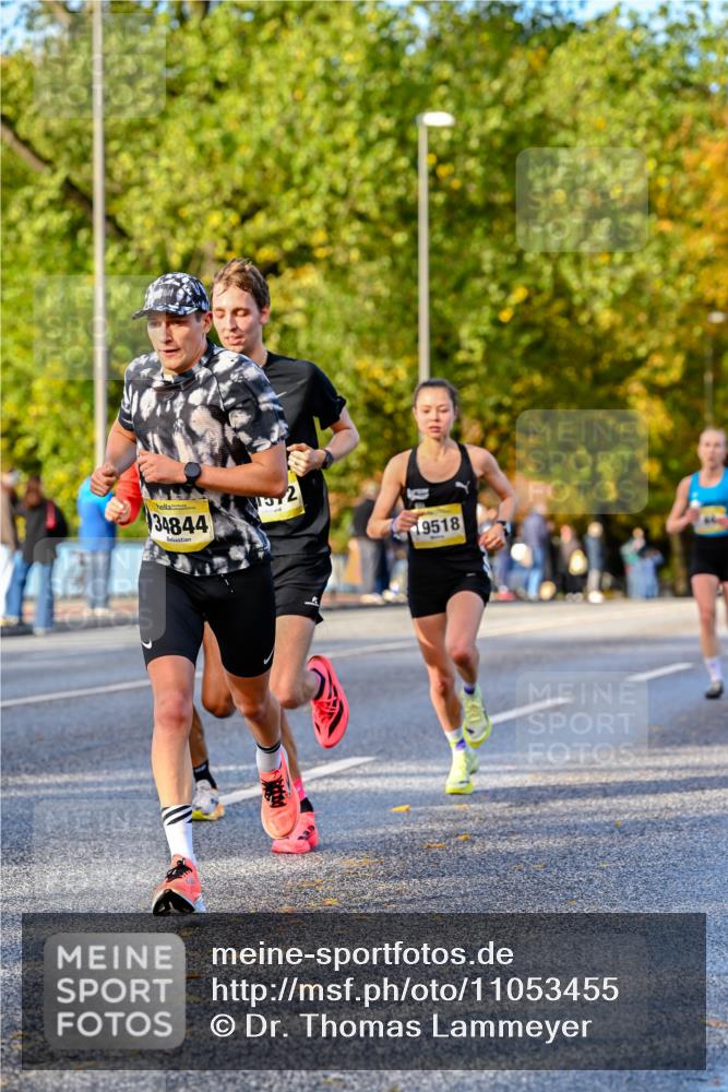 25.10.2026 - hella hamburg halbmarathon Dr. Thomas Lammeyer http://msf.ph/oto/11053455 25.10.2026 10:15:53 Kennedybrücke 34844, 1972, 9518 meine-sportfotos.de