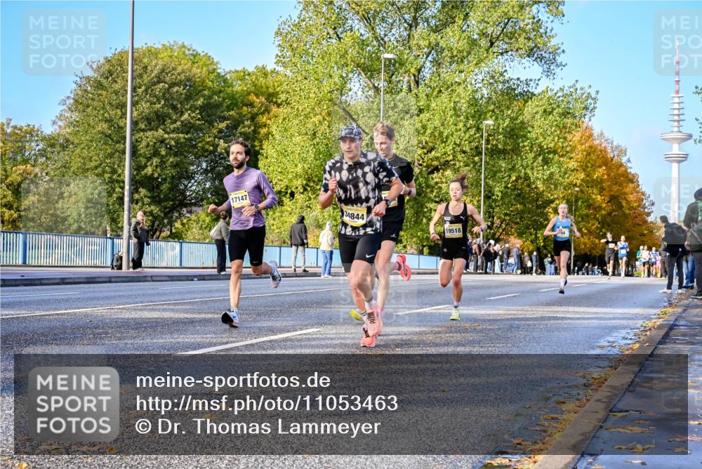 25.10.2026 - hella hamburg halbmarathon Dr. Thomas Lammeyer http://msf.ph/oto/11053463 25.10.2026 10:15:54 Kennedybrücke 17147, 34844, 19518 meine-sportfotos.de