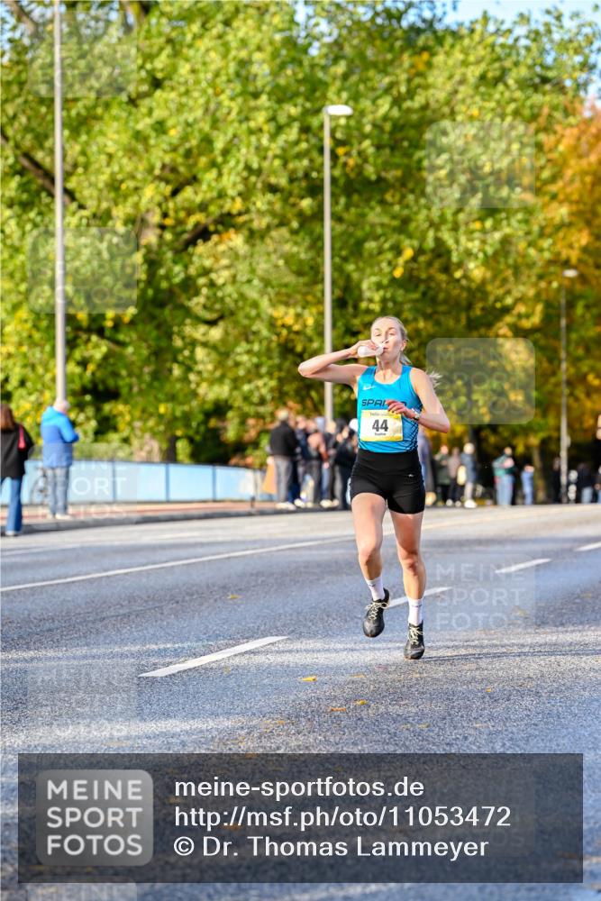 25.10.2026 - hella hamburg halbmarathon Dr. Thomas Lammeyer http://msf.ph/oto/11053472 25.10.2026 10:15:55 Kennedybrücke 44 meine-sportfotos.de