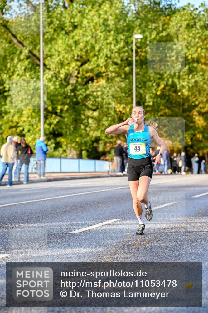 25.10.2026 - hella hamburg halbmarathon Dr. Thomas Lammeyer http://msf.ph/oto/11053478 25.10.2026 10:15:55 Kennedybrücke 44 meine-sportfotos.de