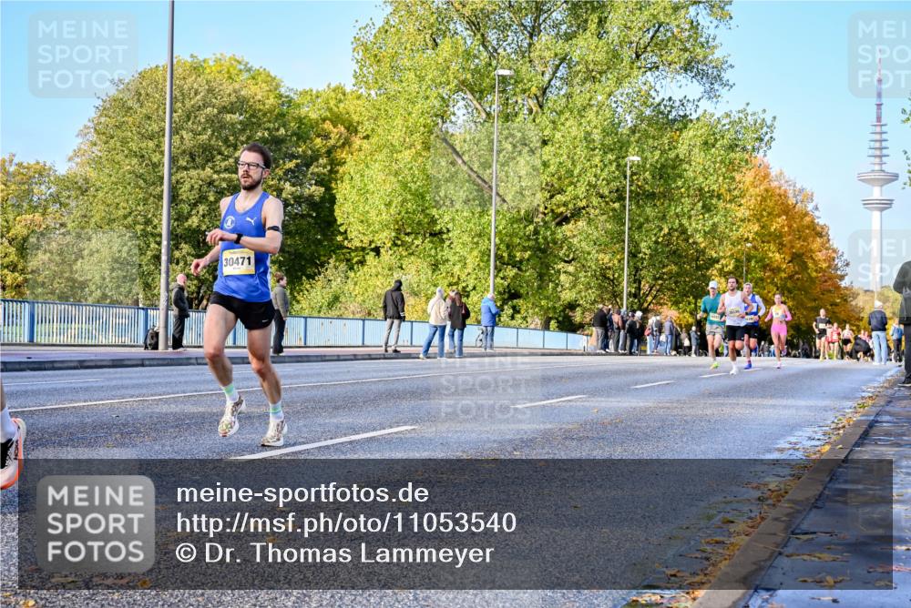25.10.2026 - hella hamburg halbmarathon Dr. Thomas Lammeyer http://msf.ph/oto/11053540 25.10.2026 10:16:03 Kennedybrücke 30471, 35120 meine-sportfotos.de