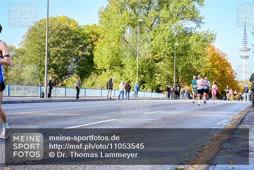 25.10.2026 - hella hamburg halbmarathon Dr. Thomas Lammeyer http://msf.ph/oto/11053545 25.10.2026 10:16:04 Kennedybrücke  meine-sportfotos.de