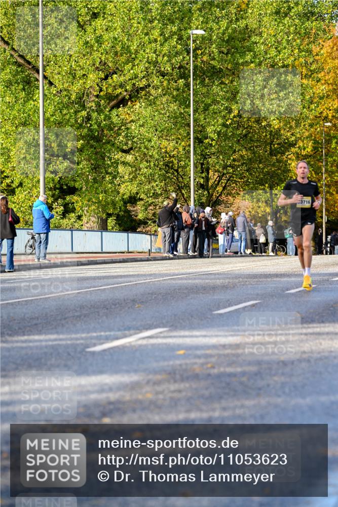 25.10.2026 - hella hamburg halbmarathon Dr. Thomas Lammeyer http://msf.ph/oto/11053623 25.10.2026 10:16:10 Kennedybrücke 3716 meine-sportfotos.de