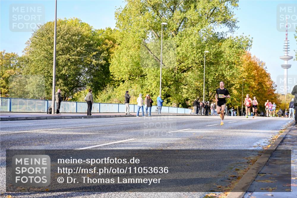 25.10.2026 - hella hamburg halbmarathon Dr. Thomas Lammeyer http://msf.ph/oto/11053636 25.10.2026 10:16:11 Kennedybrücke 3371 meine-sportfotos.de