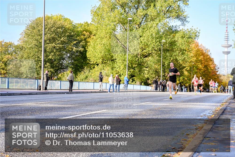 25.10.2026 - hella hamburg halbmarathon Dr. Thomas Lammeyer http://msf.ph/oto/11053638 25.10.2026 10:16:11 Kennedybrücke  meine-sportfotos.de