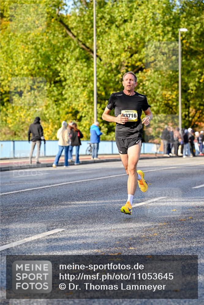 25.10.2026 - hella hamburg halbmarathon Dr. Thomas Lammeyer http://msf.ph/oto/11053645 25.10.2026 10:16:12 Kennedybrücke 33716 meine-sportfotos.de
