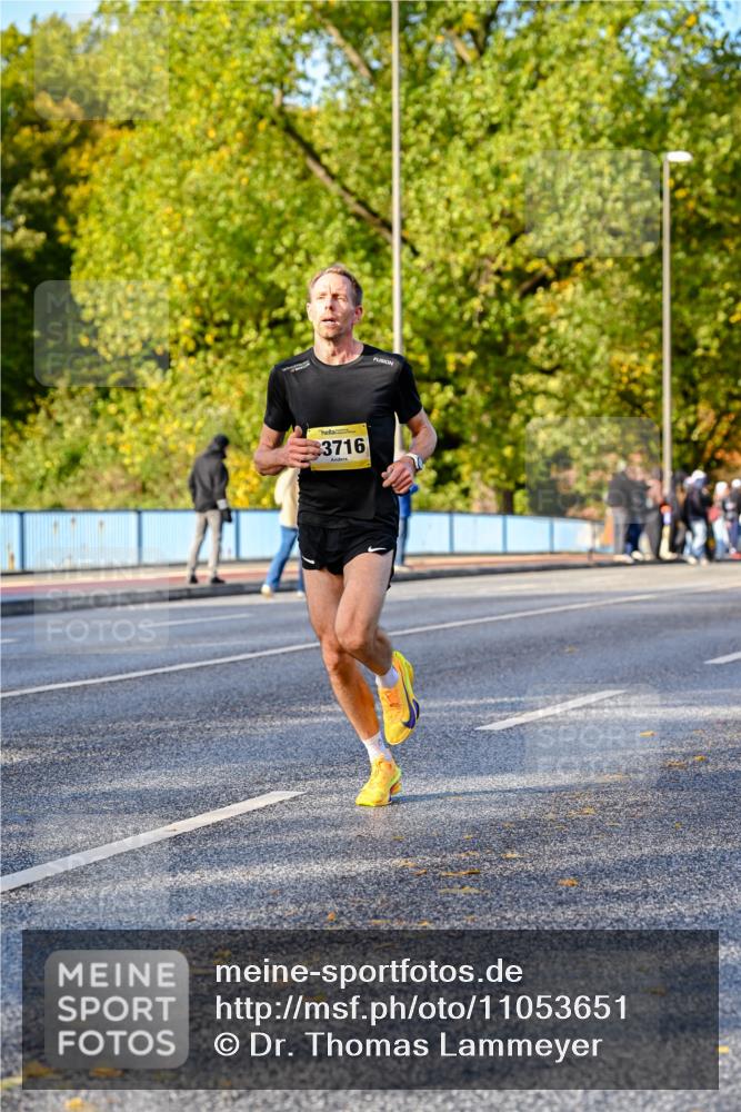 25.10.2026 - hella hamburg halbmarathon Dr. Thomas Lammeyer http://msf.ph/oto/11053651 25.10.2026 10:16:13 Kennedybrücke 3716 meine-sportfotos.de