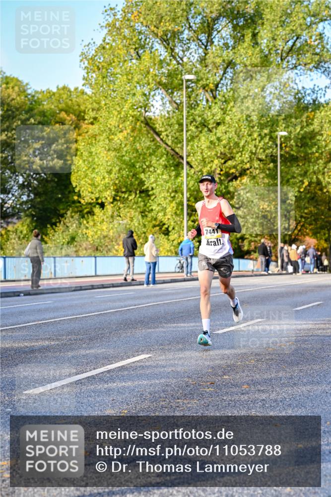 25.10.2026 - hella hamburg halbmarathon Dr. Thomas Lammeyer http://msf.ph/oto/11053788 25.10.2026 10:16:32 Kennedybrücke 7441 meine-sportfotos.de