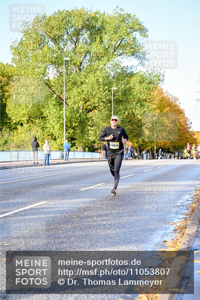 25.10.2026 - hella hamburg halbmarathon Dr. Thomas Lammeyer http://msf.ph/oto/11053807 25.10.2026 10:16:34 Kennedybrücke 10658 meine-sportfotos.de