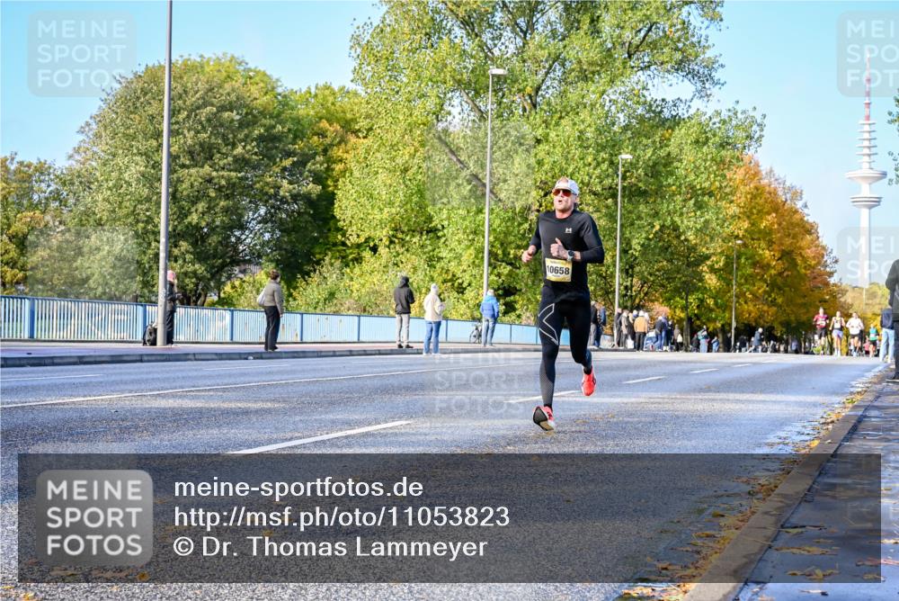 25.10.2026 - hella hamburg halbmarathon Dr. Thomas Lammeyer http://msf.ph/oto/11053823 25.10.2026 10:16:35 Kennedybrücke 10658 meine-sportfotos.de