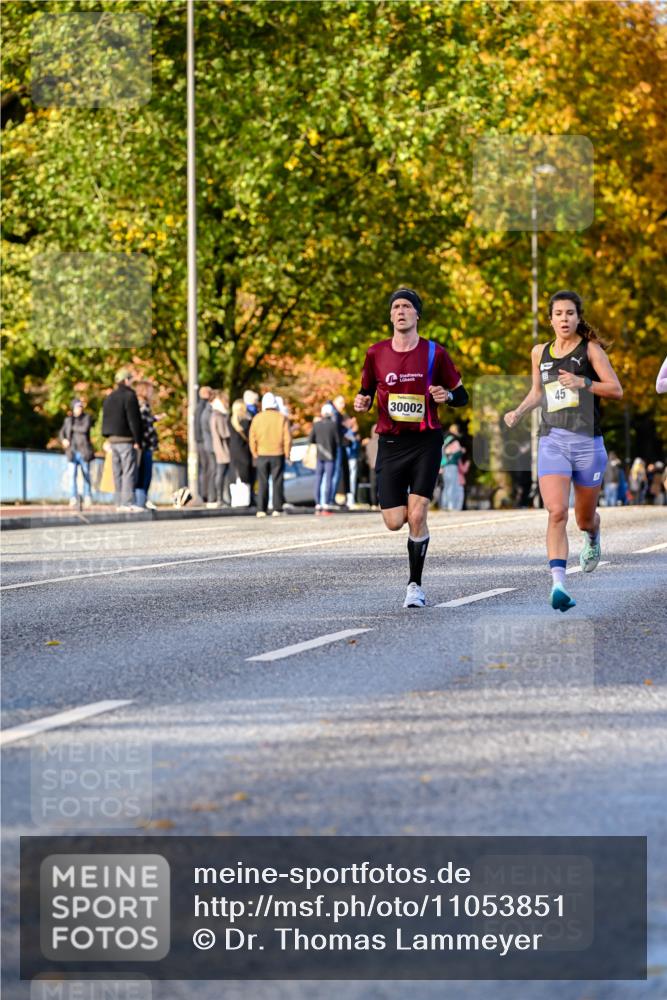 25.10.2026 - hella hamburg halbmarathon Dr. Thomas Lammeyer http://msf.ph/oto/11053851 25.10.2026 10:16:43 Kennedybrücke 30002, 45 meine-sportfotos.de