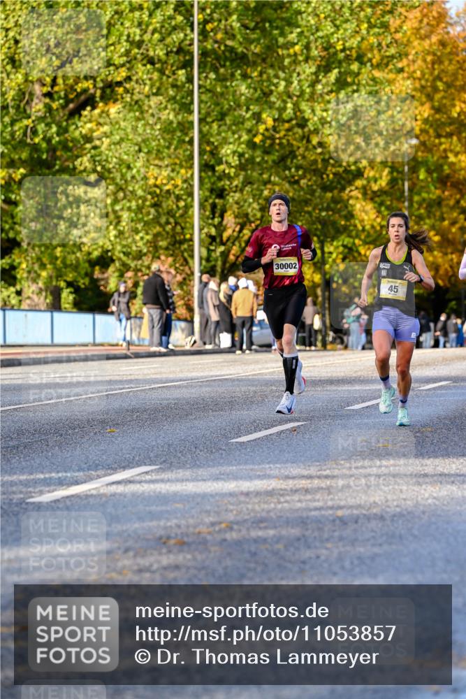 25.10.2026 - hella hamburg halbmarathon Dr. Thomas Lammeyer http://msf.ph/oto/11053857 25.10.2026 10:16:43 Kennedybrücke 30002, 45 meine-sportfotos.de