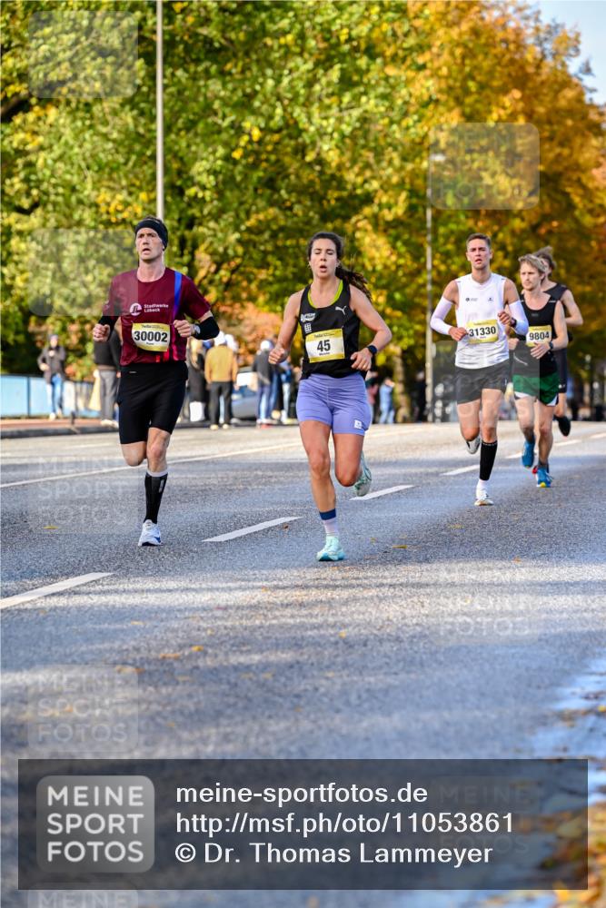 25.10.2026 - hella hamburg halbmarathon Dr. Thomas Lammeyer http://msf.ph/oto/11053861 25.10.2026 10:16:44 Kennedybrücke 30002, 45, 31330, 9804 meine-sportfotos.de