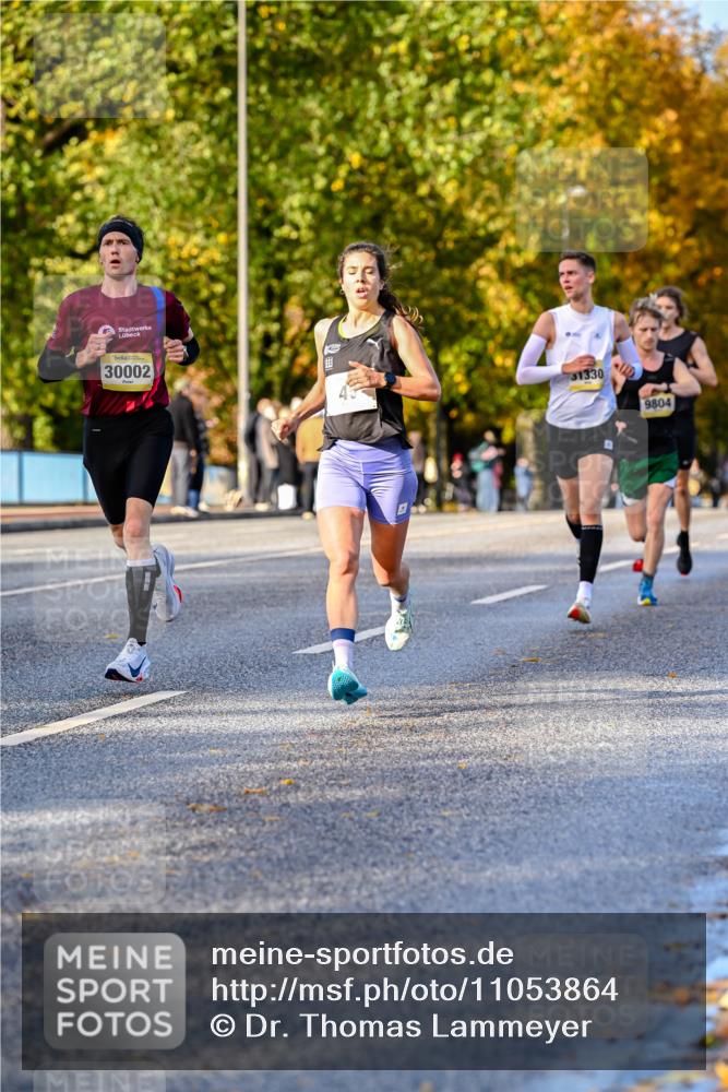 25.10.2026 - hella hamburg halbmarathon Dr. Thomas Lammeyer http://msf.ph/oto/11053864 25.10.2026 10:16:45 Kennedybrücke 30002, 31330, 9804 meine-sportfotos.de