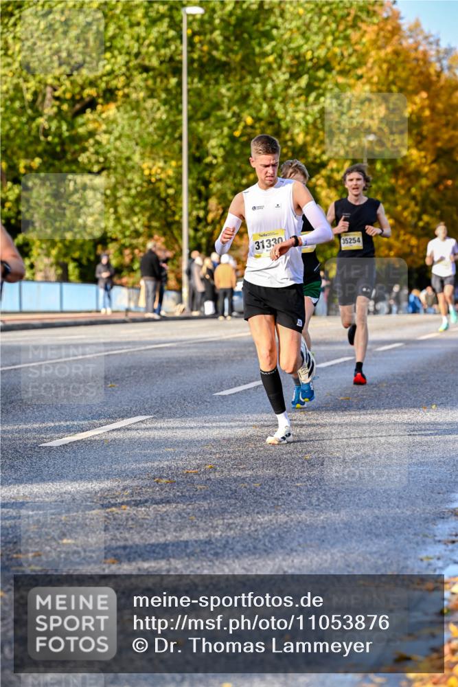25.10.2026 - hella hamburg halbmarathon Dr. Thomas Lammeyer http://msf.ph/oto/11053876 25.10.2026 10:16:46 Kennedybrücke 31330, 35254 meine-sportfotos.de