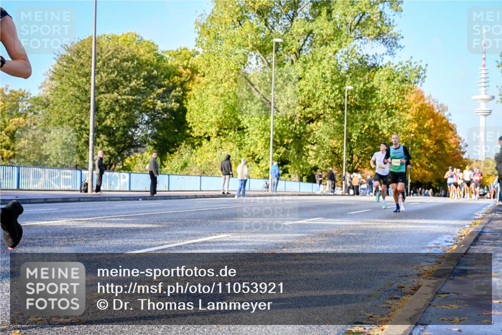 25.10.2026 - hella hamburg halbmarathon Dr. Thomas Lammeyer http://msf.ph/oto/11053921 25.10.2026 10:16:51 Kennedybrücke  meine-sportfotos.de