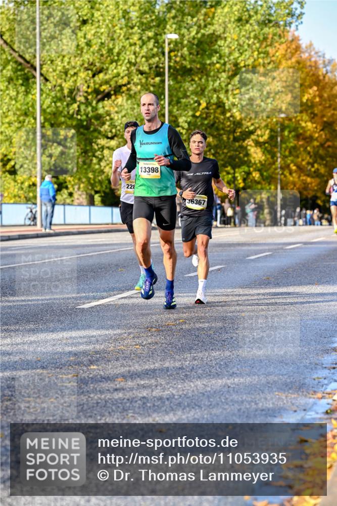 25.10.2026 - hella hamburg halbmarathon Dr. Thomas Lammeyer http://msf.ph/oto/11053935 25.10.2026 10:16:52 Kennedybrücke 13398, 228, 36367 meine-sportfotos.de