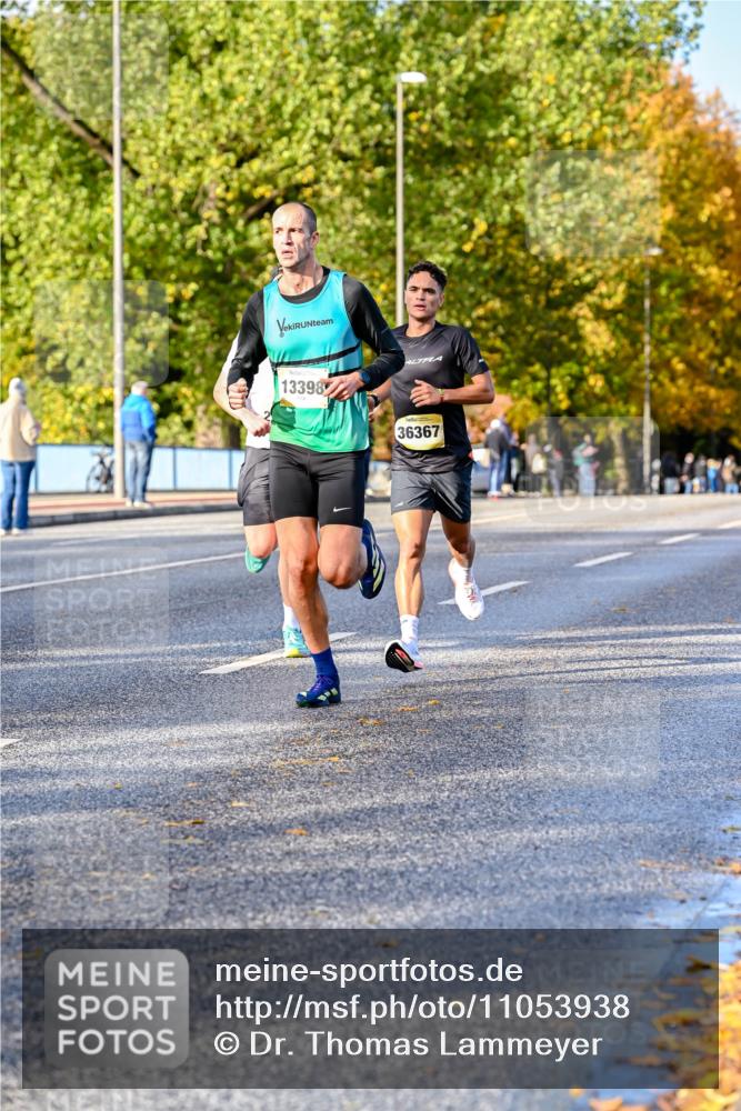 25.10.2026 - hella hamburg halbmarathon Dr. Thomas Lammeyer http://msf.ph/oto/11053938 25.10.2026 10:16:53 Kennedybrücke 13398, 36367 meine-sportfotos.de
