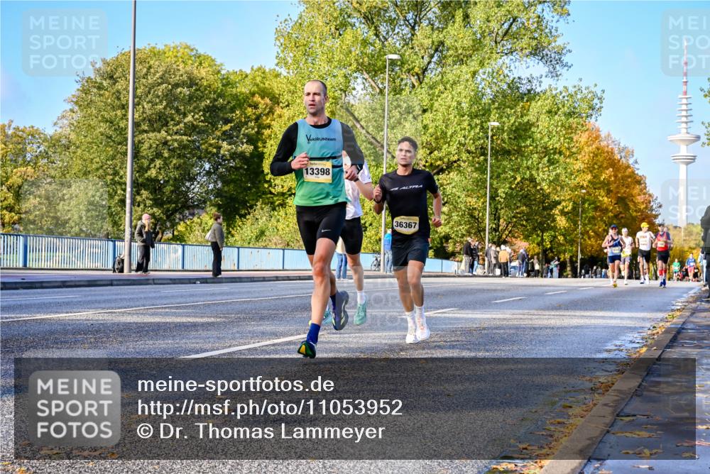 25.10.2026 - hella hamburg halbmarathon Dr. Thomas Lammeyer http://msf.ph/oto/11053952 25.10.2026 10:16:54 Kennedybrücke 13398, 36367 meine-sportfotos.de