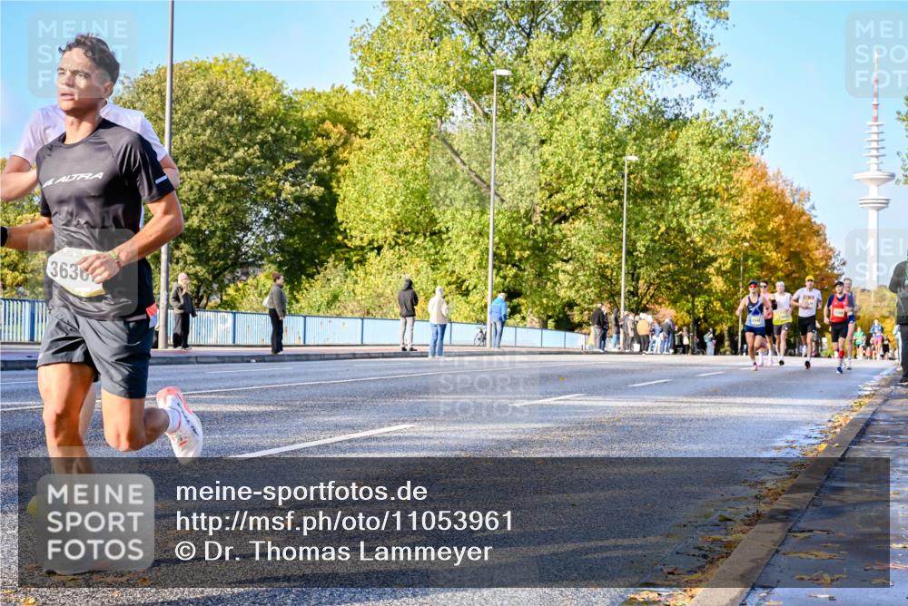 25.10.2026 - hella hamburg halbmarathon Dr. Thomas Lammeyer http://msf.ph/oto/11053961 25.10.2026 10:16:55 Kennedybrücke 3630 meine-sportfotos.de