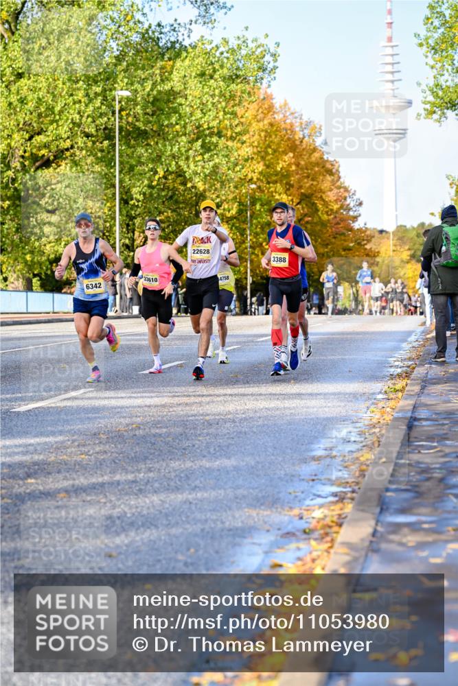 25.10.2026 - hella hamburg halbmarathon Dr. Thomas Lammeyer http://msf.ph/oto/11053980 25.10.2026 10:16:58 Kennedybrücke 6342, 33610, 22628, 4758, 3388 meine-sportfotos.de