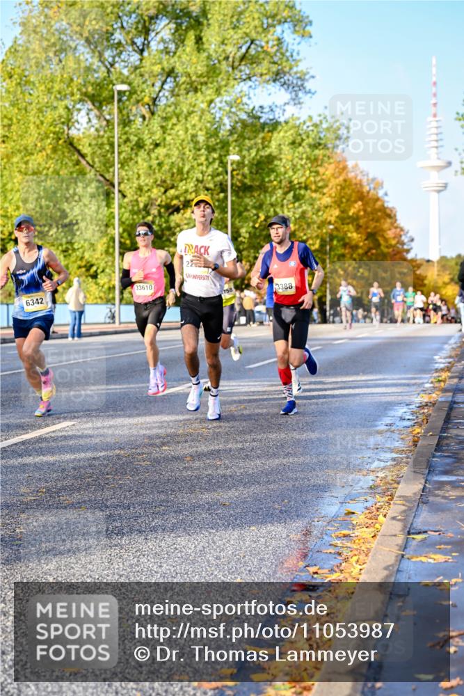 25.10.2026 - hella hamburg halbmarathon Dr. Thomas Lammeyer http://msf.ph/oto/11053987 25.10.2026 10:16:59 Kennedybrücke 6342, 33610, 2283, 758, 3388 meine-sportfotos.de