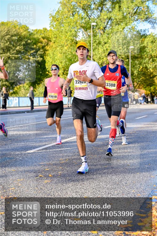 25.10.2026 - hella hamburg halbmarathon Dr. Thomas Lammeyer http://msf.ph/oto/11053996 25.10.2026 10:17:00 Kennedybrücke 33610, 22620, 58, 3388 meine-sportfotos.de