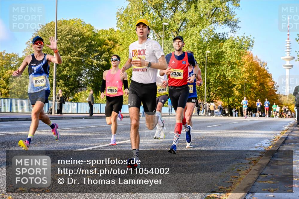 25.10.2026 - hella hamburg halbmarathon Dr. Thomas Lammeyer http://msf.ph/oto/11054002 25.10.2026 10:17:01 Kennedybrücke 6342, 33610, 3388, 34758, 14 meine-sportfotos.de