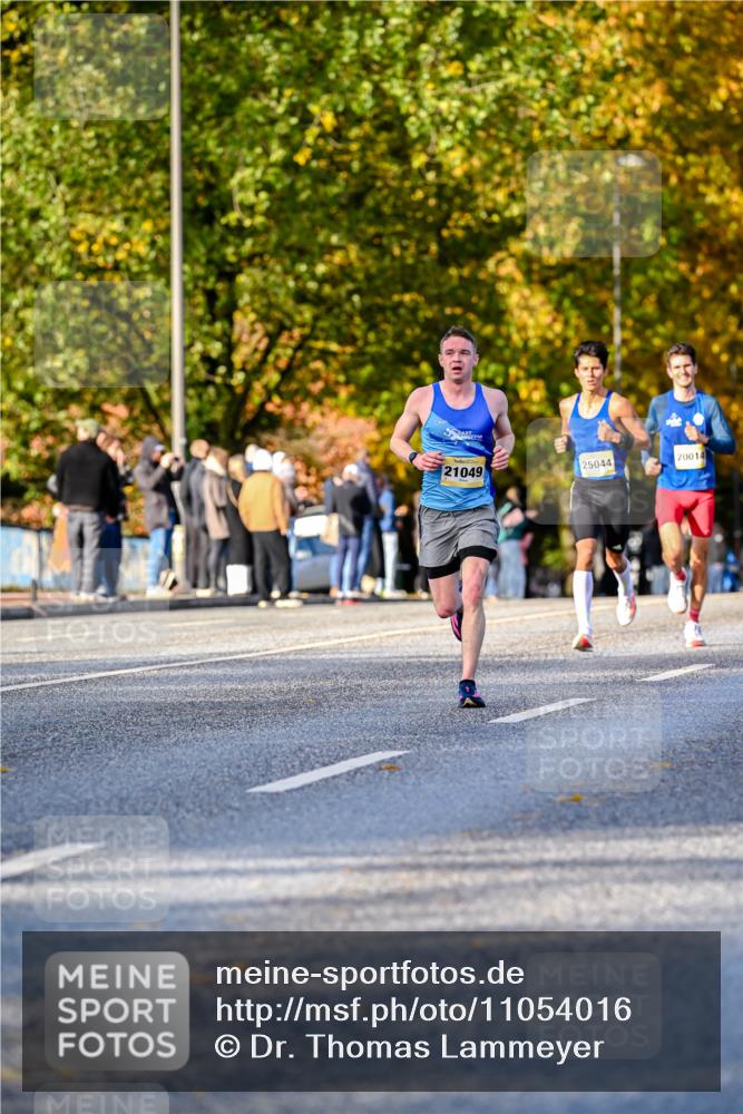 25.10.2026 - hella hamburg halbmarathon Dr. Thomas Lammeyer http://msf.ph/oto/11054016 25.10.2026 10:17:04 Kennedybrücke 21049, 25044, 20014 meine-sportfotos.de