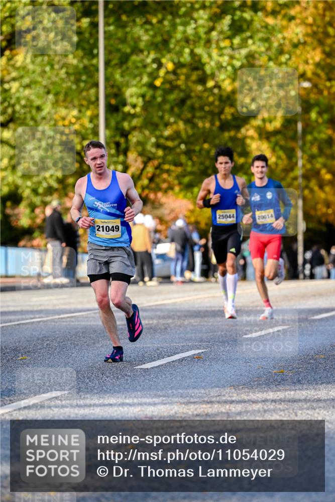25.10.2026 - hella hamburg halbmarathon Dr. Thomas Lammeyer http://msf.ph/oto/11054029 25.10.2026 10:17:05 Kennedybrücke 21049, 25044, 20014 meine-sportfotos.de