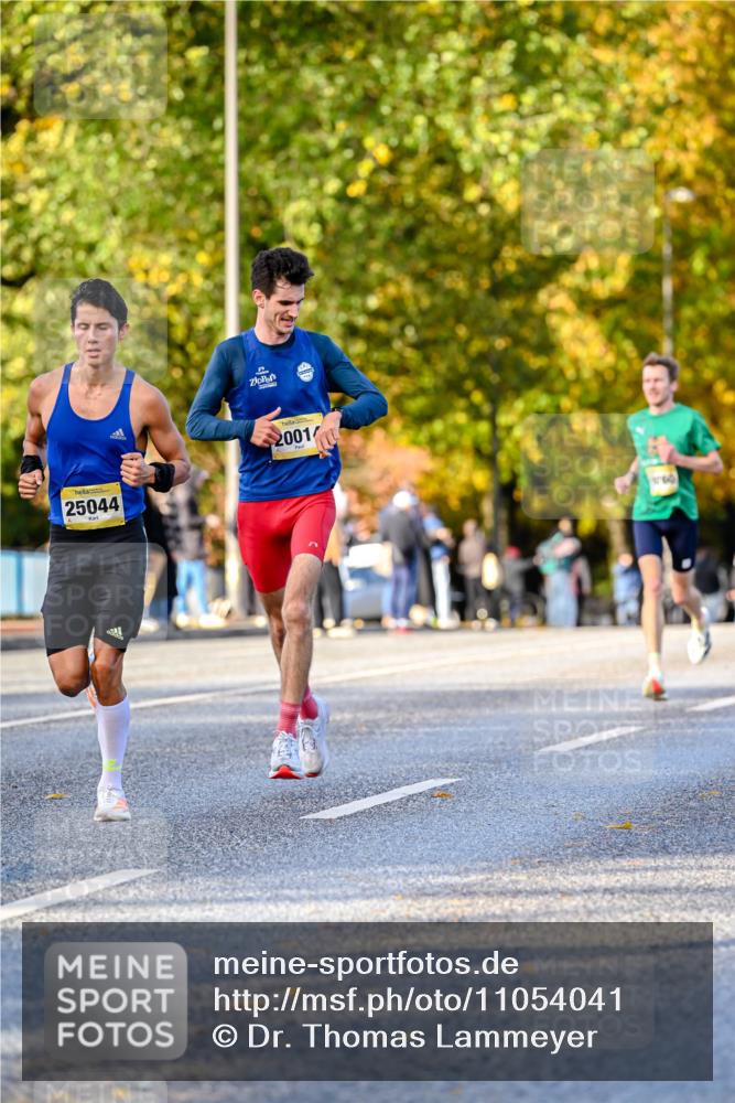 25.10.2026 - hella hamburg halbmarathon Dr. Thomas Lammeyer http://msf.ph/oto/11054041 25.10.2026 10:17:08 Kennedybrücke 25044, 2001 meine-sportfotos.de