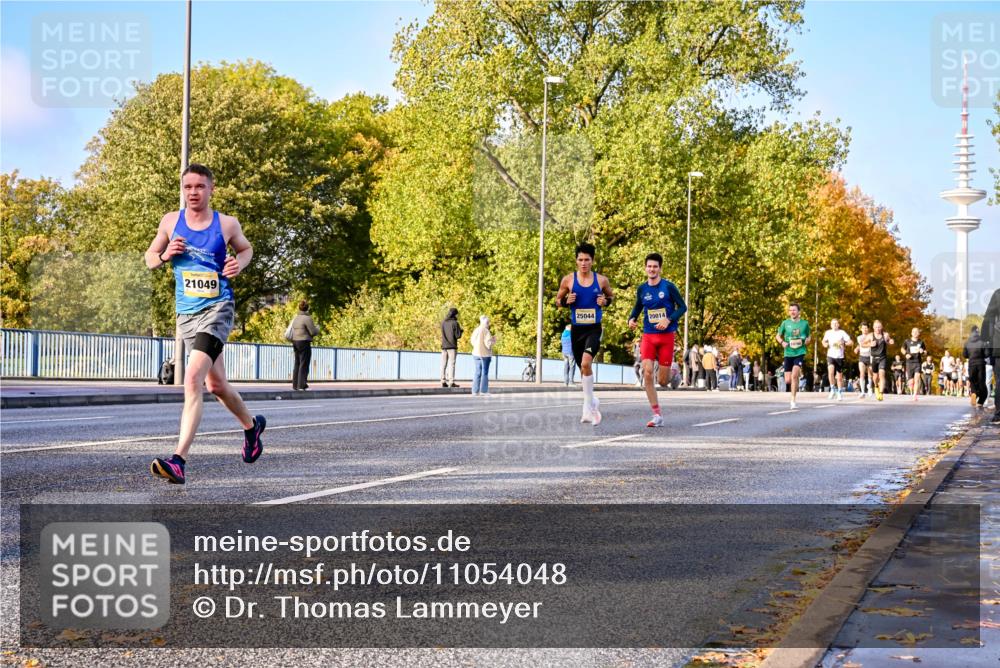 25.10.2026 - hella hamburg halbmarathon Dr. Thomas Lammeyer http://msf.ph/oto/11054048 25.10.2026 10:17:09 Kennedybrücke 21049, 25044, 20014 meine-sportfotos.de