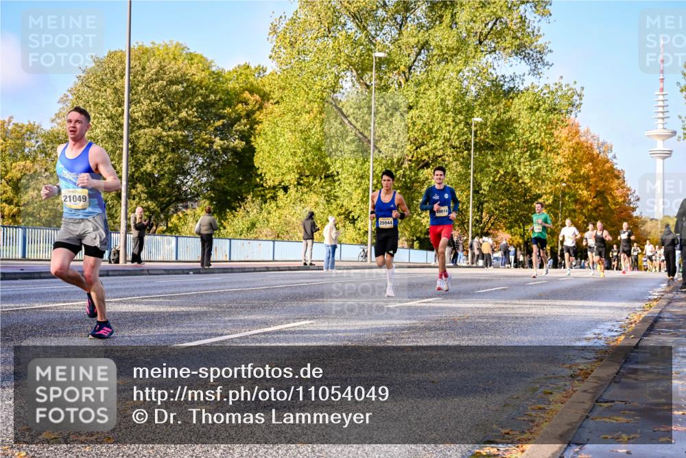 25.10.2026 - hella hamburg halbmarathon Dr. Thomas Lammeyer http://msf.ph/oto/11054049 25.10.2026 10:17:09 Kennedybrücke 21049, 25044, 20014 meine-sportfotos.de
