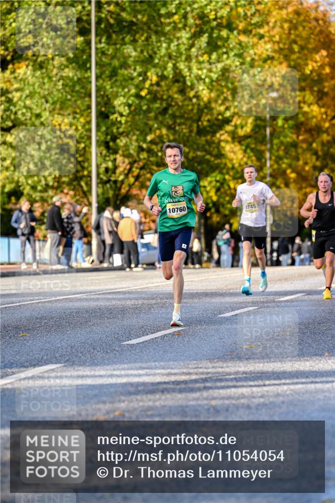 25.10.2026 - hella hamburg halbmarathon Dr. Thomas Lammeyer http://msf.ph/oto/11054054 25.10.2026 10:17:10 Kennedybrücke 10760 meine-sportfotos.de