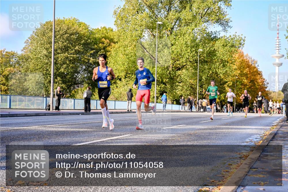 25.10.2026 - hella hamburg halbmarathon Dr. Thomas Lammeyer http://msf.ph/oto/11054058 25.10.2026 10:17:10 Kennedybrücke 25044, 10760 meine-sportfotos.de