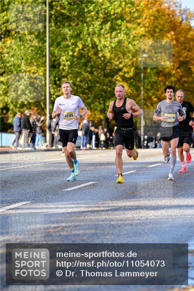 25.10.2026 - hella hamburg halbmarathon Dr. Thomas Lammeyer http://msf.ph/oto/11054073 25.10.2026 10:17:12 Kennedybrücke 3745, 2679 meine-sportfotos.de