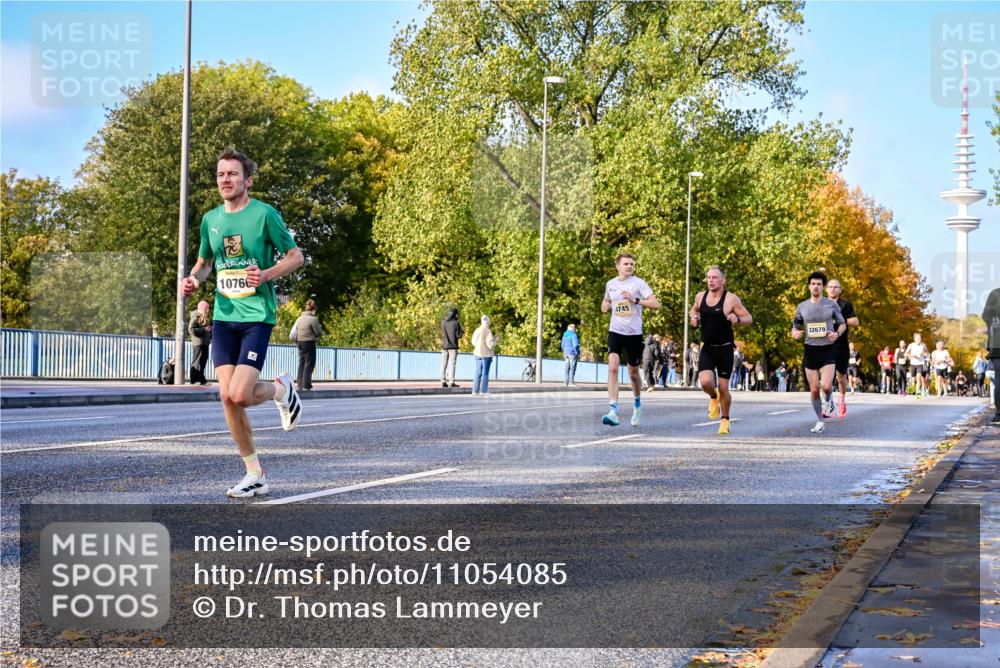 25.10.2026 - hella hamburg halbmarathon Dr. Thomas Lammeyer http://msf.ph/oto/11054085 25.10.2026 10:17:14 Kennedybrücke 10766, 3745, 32679 meine-sportfotos.de